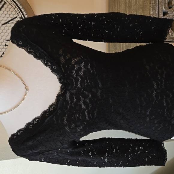 Ambiance Black Lace Overlay Long Sleeve Top With V Back and Lace Detailing. NWOT - Picture 15 of 17